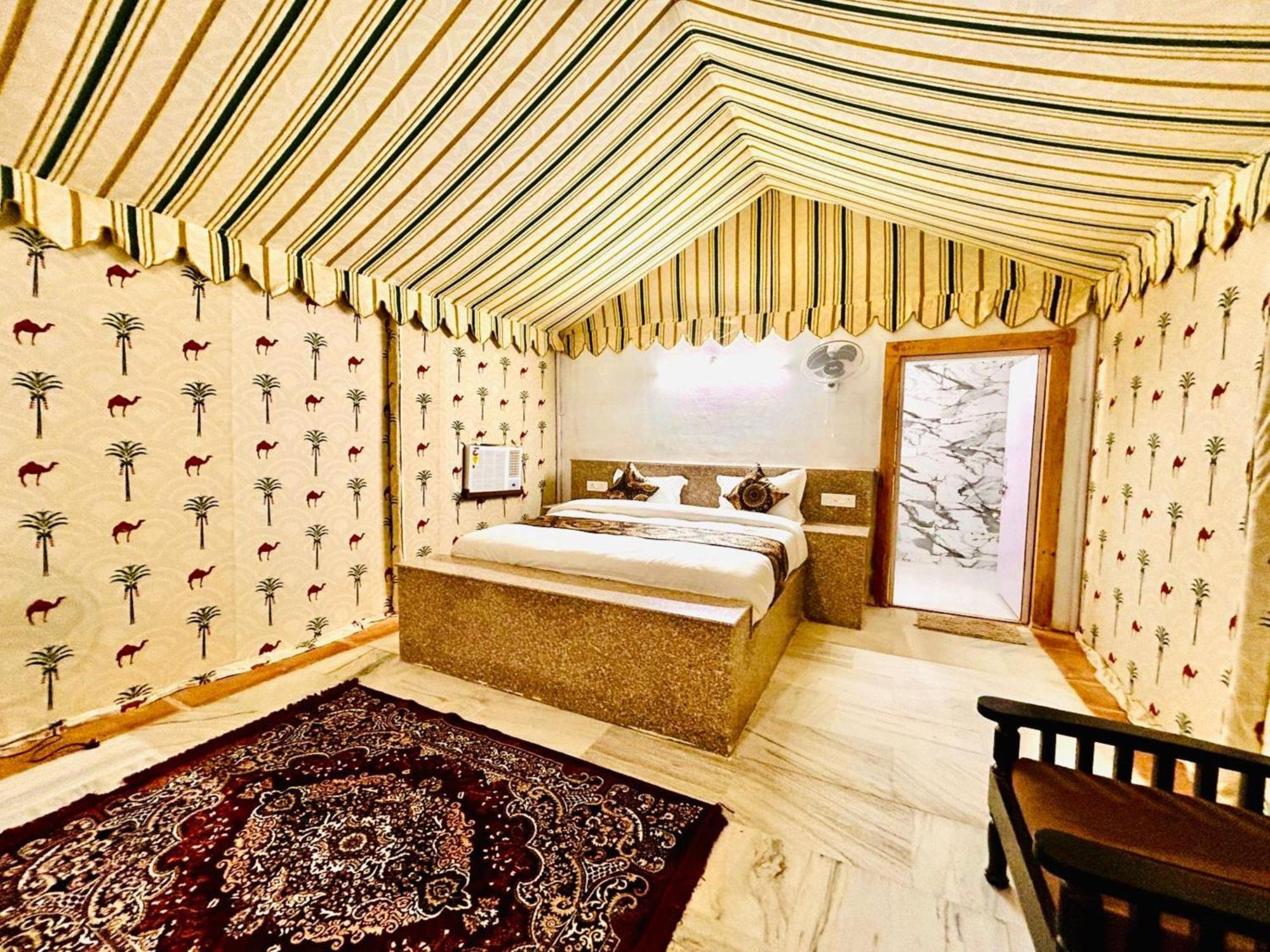 Jaisalmer Sand Dunes Luxury Camp And Resort Bagian luar foto
